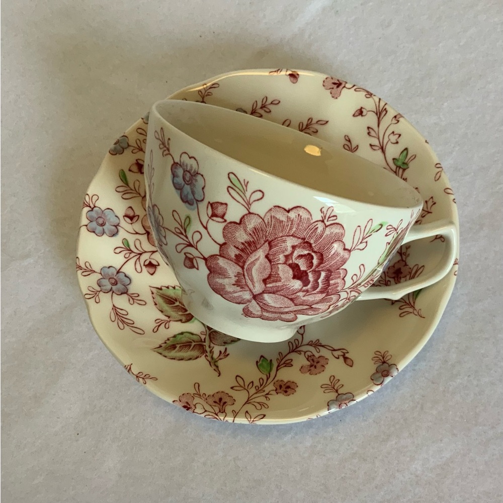 Vintage cabbage Roses Cup/Saucer